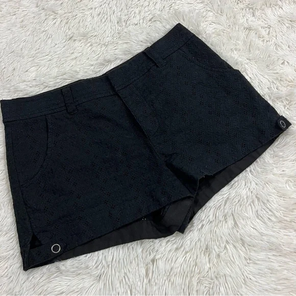 Free People Black Eyelet Lace Button Up Black shorts size 6 - Picture 1 of 13